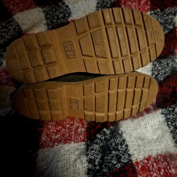 Lace Up GYI Boots - Picture 7 of 9